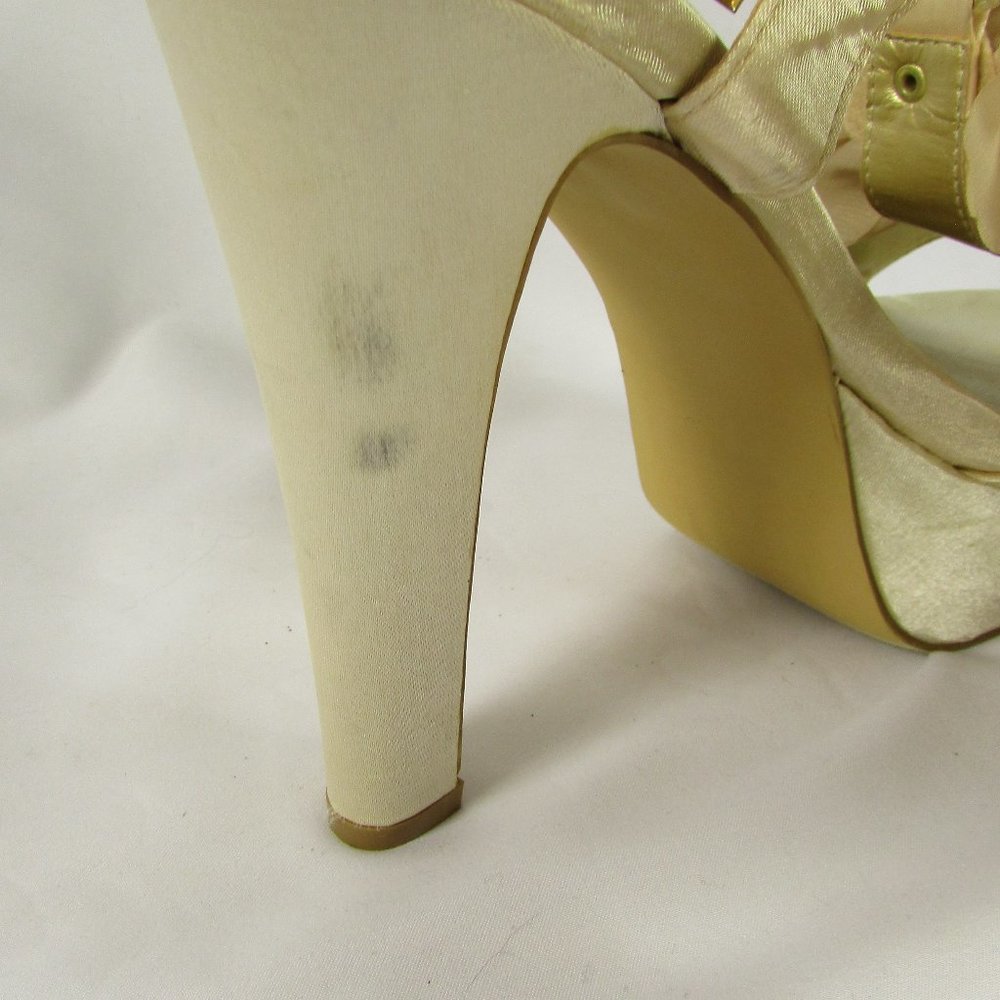 Madden Girl MADDEY Gold T-Strap Flower Front Heels - Picture 6 of 10